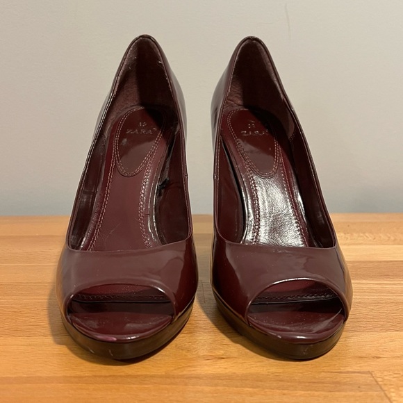 Open-toe Burgundy/Maroon heels - GUC - size 39 - Picture 2 of 7